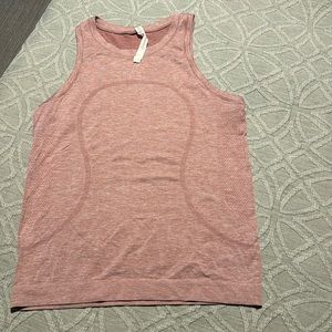 Lululemon tank - great condition